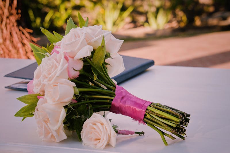 Bouquet roses blanches interflora — Pureté Nacrée